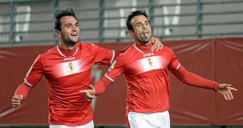 Molinero, celebrando su único gol durante la pasada campaña con el Real Murcia. Molinero, celebrando su único gol durante la pasada campaña con el Real Murcia.