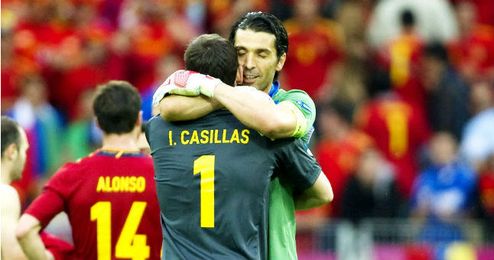 Buffon valora a Casillas. Buffon valora a Casillas.