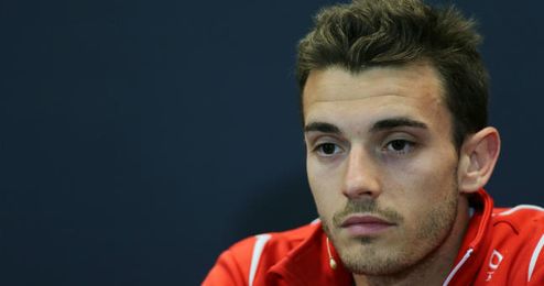 Bianchi en una rueda de prensa. Bianchi en una rueda de prensa.