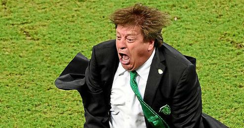 Miguel Herrera celebra efusivamente un gol ante Croacia. Miguel Herrera celebra efusivamente un gol ante Croacia.