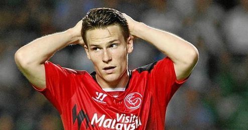 Gameiro se lamenta tras fallar una ocasión. Gameiro se lamenta tras fallar una ocasión.
