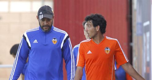 Nuno junto a Parejo en un entrenamiento. Nuno junto a Parejo en un entrenamiento.