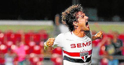 Pato, que jugó en el Milan, milita actualmente en el Sao Paulo brasileño. Pato, que jugó en el Milan, milita actualmente en el Sao Paulo brasileño.