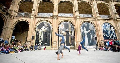 Acto del Mes de Danza en Sevilla. Acto del Mes de Danza en Sevilla.