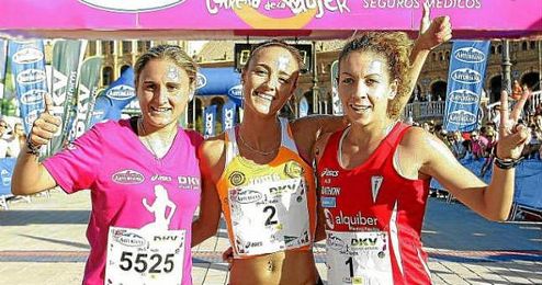 Durante la X Carrera de la Mujer, más de 10.000 personas se dieron cita. Durante la X Carrera de la Mujer, más de 10.000 personas se dieron cita.