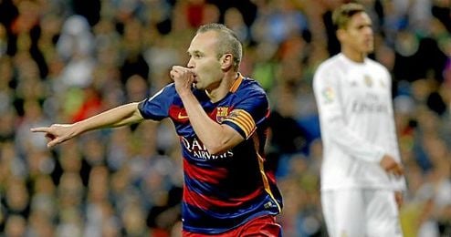 Iniesta celebra su gol en el Santiago Bernabéu. Iniesta celebra su gol en el Santiago Bernabéu.