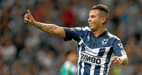 Edwin Cardona celebra un tanto. Edwin Cardona celebra un tanto.
