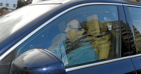 José Miguel López Catalán, a su llegada al Villamarín este domingo. José Miguel López Catalán, a su llegada al Villamarín este domingo.