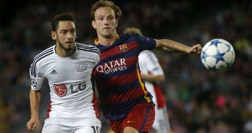 Rakitic durante un partido de Champions de esta temporada. Rakitic durante un partido de Champions de esta temporada.