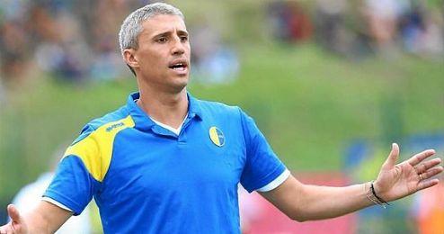 El propio club ha emitido un comunicado anunciando la destitución de Crespo, que llegó al cargo en 2015. El propio club ha emitido un comunicado anunciando la destitución de Crespo, que llegó al cargo en 2015.