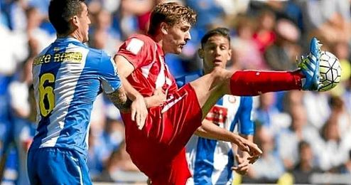 Llorente apenas generó peligro en Cornellá. Llorente apenas generó peligro en Cornellá.