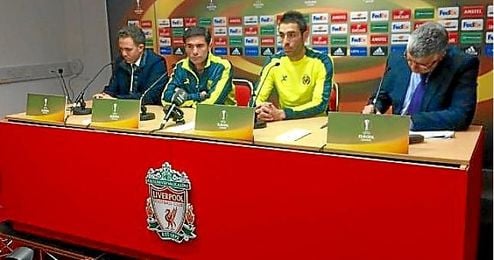 Bruno Soriano junto a Marcelino en rueda de prensa Bruno Soriano junto a Marcelino en rueda de prensa