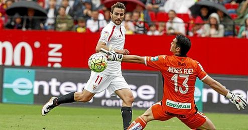 Juan Muñoz estuvo cerca de marca ante el Granada. Juan Muñoz estuvo cerca de marca ante el Granada.