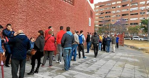 Las colas se han repetido hoy. Las colas se han repetido hoy.