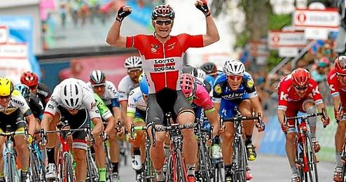 Greipel en la entrada a meta Greipel en la entrada a meta