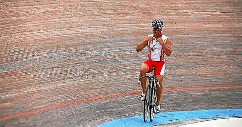 El ciclista J.A. Escuredo El ciclista J.A. Escuredo