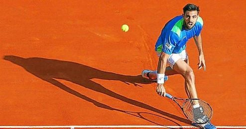 Granollers cae sobre tierra batida dejando el torneo francés sin participación española. Granollers cae sobre tierra batida dejando el torneo francés sin participación española.