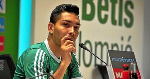 Petros Araujo, durante una rueda de prensa de esta temporada. Petros Araujo, durante una rueda de prensa de esta temporada.
