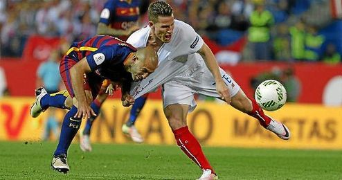 Momento en el que Mascherano derriba a Gameiro. Momento en el que Mascherano derriba a Gameiro.
