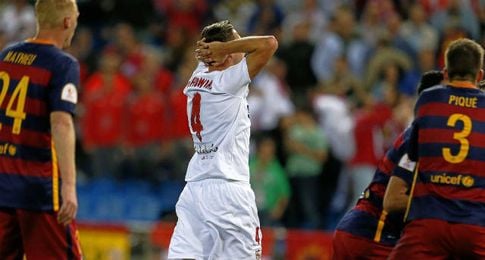 El Sevilla acaba muriendo ante un Barcelona que puso contra las cuerdas. El Sevilla acaba muriendo ante un Barcelona que puso contra las cuerdas.