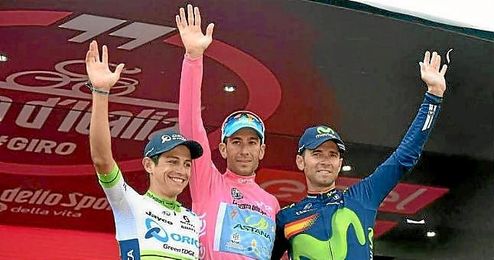 Chaves, Nibali y Valverde, podio del Giro 2016. Chaves, Nibali y Valverde, podio del Giro 2016.