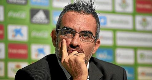 En Inglaterra hablan de ´guerra abierta´ entre Everton y United por Macià. En Inglaterra hablan de ´guerra abierta´ entre Everton y United por Macià.