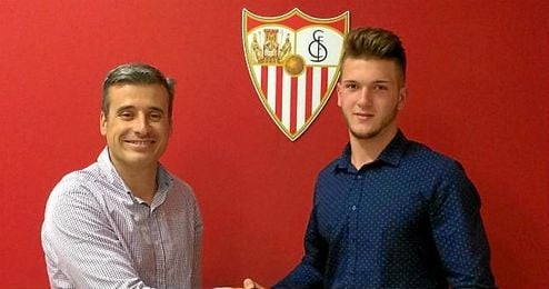 Con este fichaje, el Sevilla continúa con la firme apuesta por la portería. Con este fichaje, el Sevilla continúa con la firme apuesta por la portería.