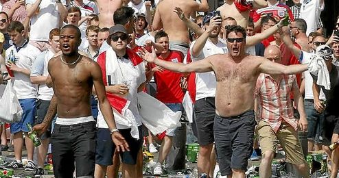 También están detenidos otros dos rusos, dos ingleses y dos franceses. También están detenidos otros dos rusos, dos ingleses y dos franceses.