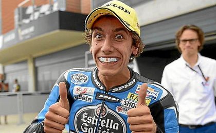 El joven piloto, Rins, exultante tras una victoria en Moto 2 El joven piloto, Rins, exultante tras una victoria en Moto 2
