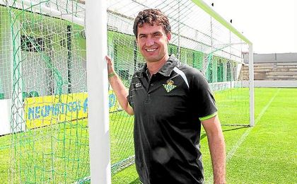 José Antonio Gordillo posa para ESTADIO Deportivo en la ciudad deportiva. José Antonio Gordillo posa para ESTADIO Deportivo en la ciudad deportiva.