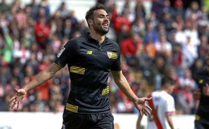 Iborra, celebrando un tanto. Iborra, celebrando un tanto.