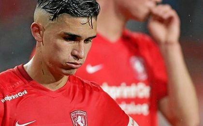 El Twente holandés no se cierra a una negociación por el chileno Felipe Gutiérrez. El Twente holandés no se cierra a una negociación por el chileno Felipe Gutiérrez.