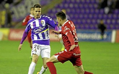 Manu del Moral, en un partido con el Real Valladolid. Manu del Moral, en un partido con el Real Valladolid.