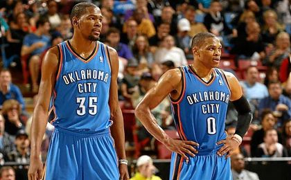 Durant (izquierda) y Westbrook en un partido de NBA. Durant (izquierda) y Westbrook en un partido de NBA.