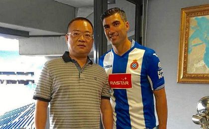 José Antonio Reyes ha sido presentado este miércoles como nuevo futbolista del Espanyol. José Antonio Reyes ha sido presentado este miércoles como nuevo futbolista del Espanyol.