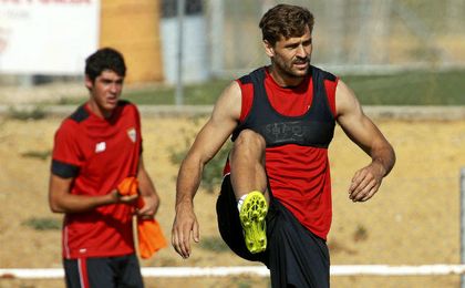 Llorente, en un entrenamiento con el Sevilla. Llorente, en un entrenamiento con el Sevilla.