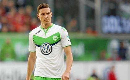 Julian Draxler aterrizó el año pasado en Wolfsburgo por 35 millones procedente del Shalke 04. Julian Draxler aterrizó el año pasado en Wolfsburgo por 35 millones procedente del Shalke 04.