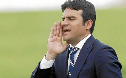 Alberto Toril: "Esperamos su salida porque repercutirá directamente sobre la plantilla, ya que nos posibilitará optar a mejores jugadores" Alberto Toril: "Esperamos su salida porque repercutirá directamente sobre la plantilla, ya que nos posibilitará optar a mejores jugadores"