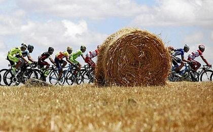 Imagen del pelotón en la séptima etapa de la Vuelta a Portugal. Imagen del pelotón en la séptima etapa de la Vuelta a Portugal.