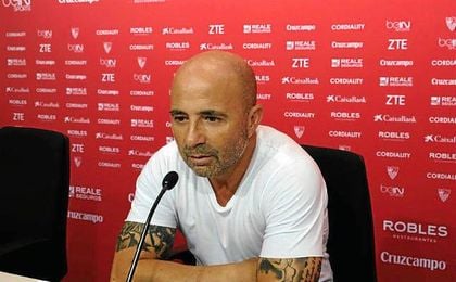 Jorge Sampaoli comparce a las 17:00 horas. Jorge Sampaoli comparce a las 17:00 horas.