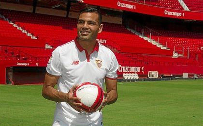 Mercado, durante su presentación con el Sevilla. Mercado, durante su presentación con el Sevilla.