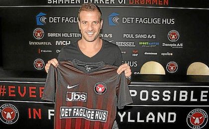 Van der Vaart, en su presentación con el Midtjylland. Van der Vaart, en su presentación con el Midtjylland.