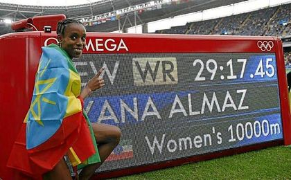 La etíope posa con la marca que le ha encumbrado al oro. La etíope posa con la marca que le ha encumbrado al oro.