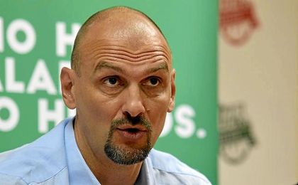 Tabak, entrenador del Betis Energía Plus. Tabak, entrenador del Betis Energía Plus.