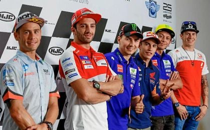 Varios pilotos en la presentación del Gran Premio. Varios pilotos en la presentación del Gran Premio.