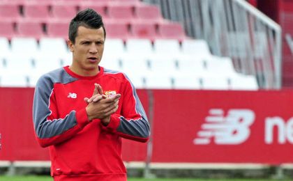 Konoplyanka se queda fuera de la lista para Villarreal. Konoplyanka se queda fuera de la lista para Villarreal.