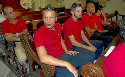 Konoplyanka, en la visita a la Catedral de Sevilla. Konoplyanka, en la visita a la Catedral de Sevilla.