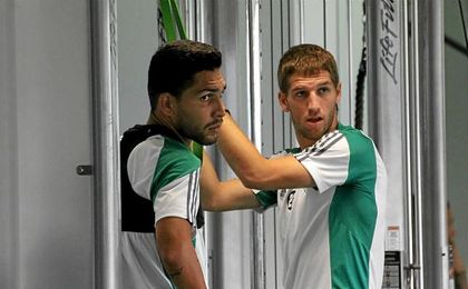 Brasanac entrena el gimnasio junto con Petros. Brasanac entrena el gimnasio junto con Petros.