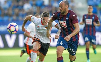 Derrota del Valencia ante el Eibar en Ipurua. Derrota del Valencia ante el Eibar en Ipurua.