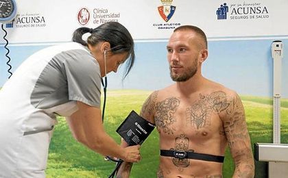 Digard ya ha pasado el examen médico. Digard ya ha pasado el examen médico.
